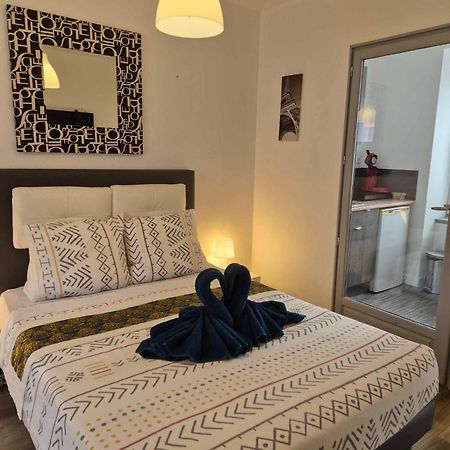 Apartmán 17, Face A La Gare Lannion Exteriér fotografie